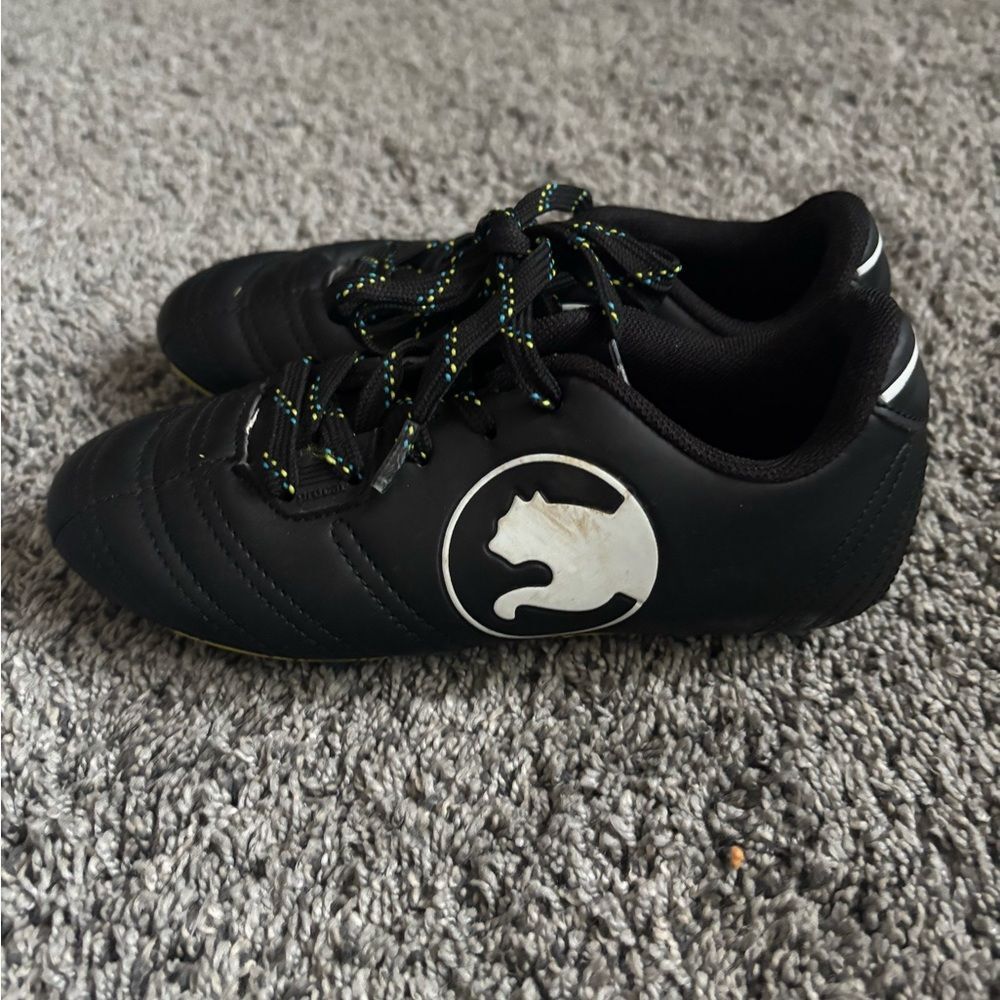 Puma Procat Soccer Cleats. Size 13